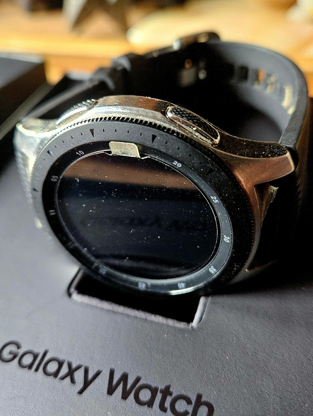 • Samsung Galaxy Watch 46mm LTE (SM-R805U) - Silver - Excellent Condition w/ Box - Picture 6 of 8